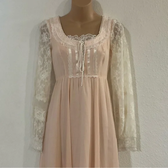 RARE Vintage Gunne Sax Full Skirt Boho Long Lace Up Corset Ruffled Maxi Dress - Picture 3 of 14